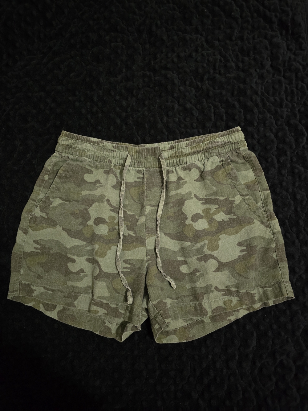 Old Navy Women's Camo Athletic Drawstring Shorts - Olive Green